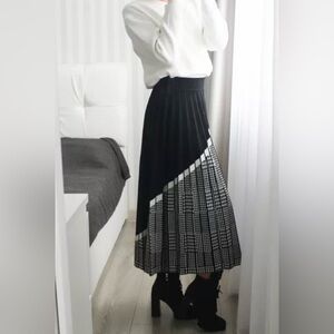 Elegant Black and White Pleated Skirt